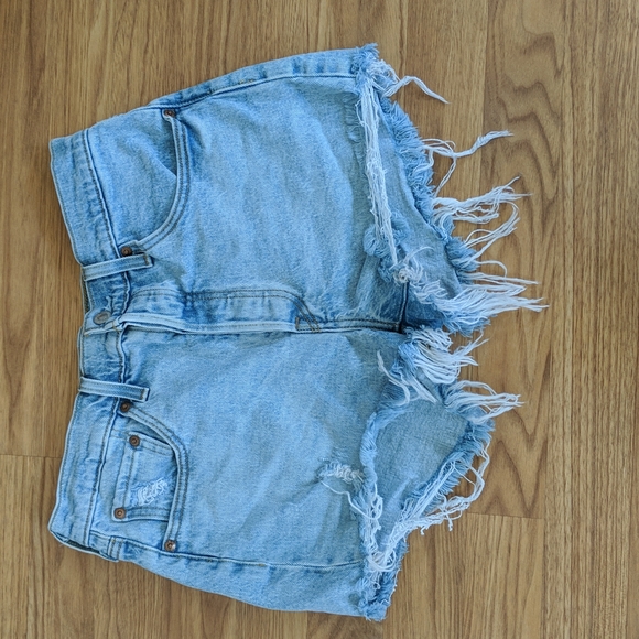 Levi's 501 jean Shorts Size 28 frayed